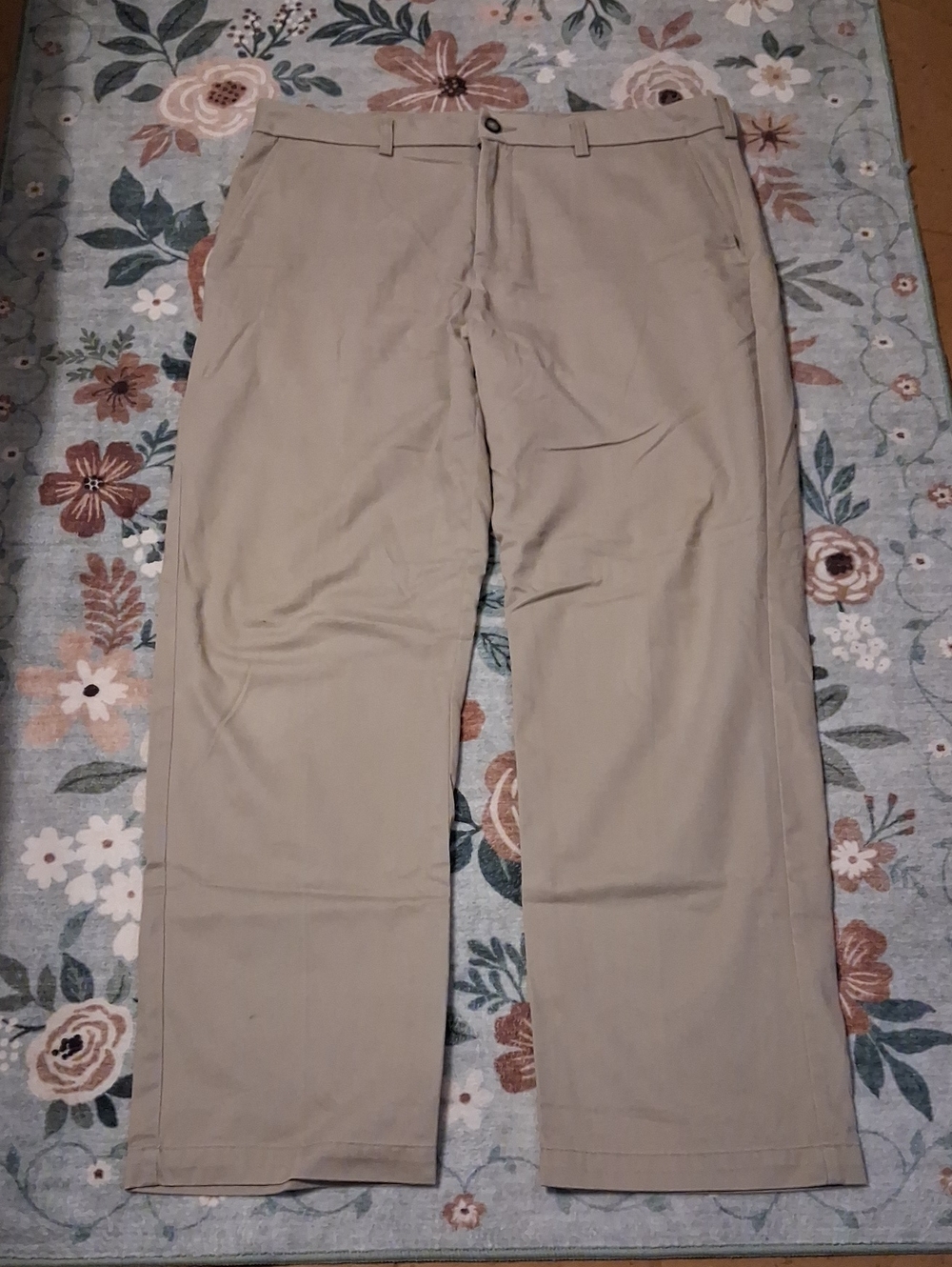 Men's Classic Straight Fit Khaki Pants